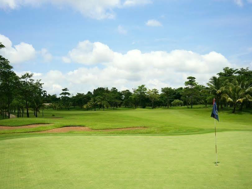 Hôtel Victory Park Golf & Country Club à Nong Khai Extérieur photo